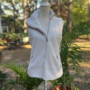 Vestique Fleece Zip Up Vest, Cream, Sleeveless, Side Pockets, Small, EUC, Warm